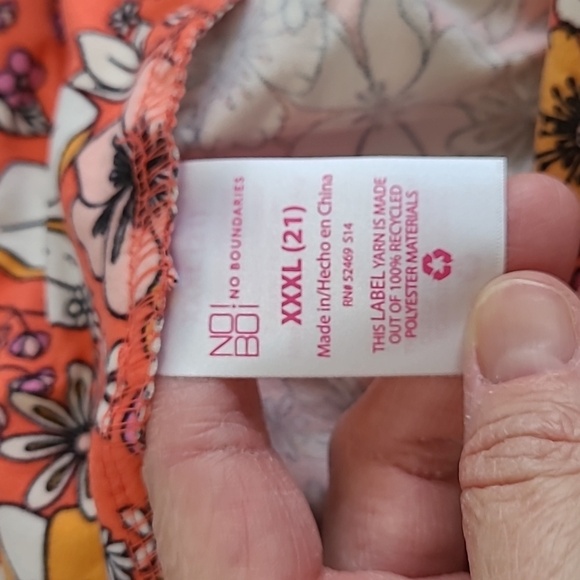 💥3for$12💥 NWT No Boundaries Floral High-rise Crop Pants size XXXL (21) - Picture 4 of 8